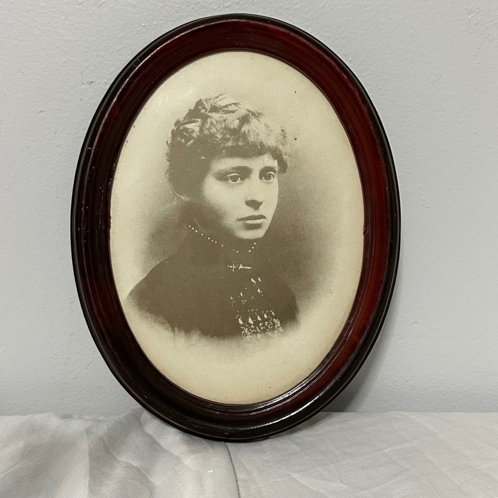 Unbranded Victorian Woman Portrait Oval Frame 8x10 Brown Excellent Sepia Photo